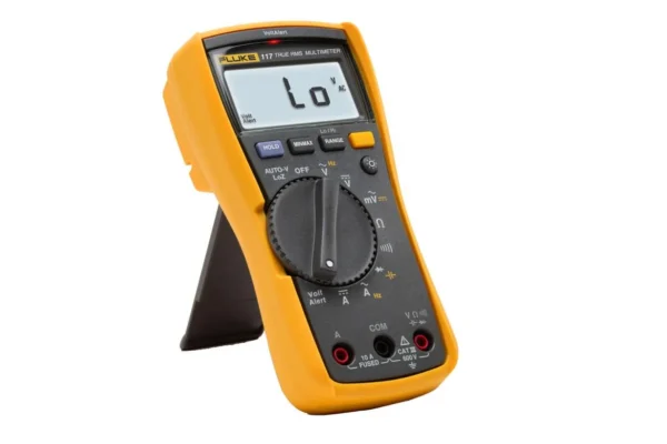 Multimètre numérique d'électricien avec mesure