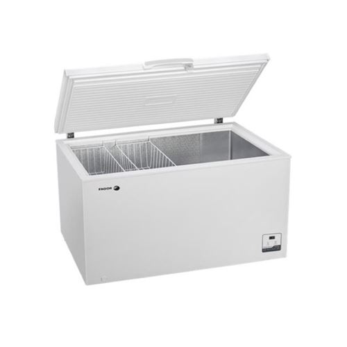 Congélateur coffre 137cm 400l Fagor FCC400EE Dimensions nettes : 136,5 cm de longueur (arrondi à 137 cm), 73 cm de profondeur et 83,5 cm de hauteur.
