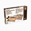 Jeu d`échecs et de dames Le plateau : En version internationale (la plus courante en France), il utilise un damier de 100 cases (10x10). Les joueurs n'utilisent que les cases foncées.