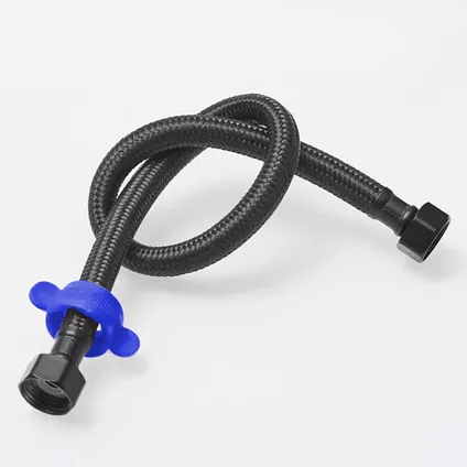 TUYAUX DE RACCORDEMENT FLEXIBLE Pour Sanitaire (Robinetterie) : Petits flexibles (souvent M10 ou 3/8") pour relier les mitigeurs de lavabo ou d'évier. Pour WC : Flexibles courts servant à alimenter le réservoir de la chasse d'eau.